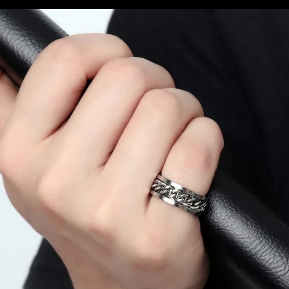 Unisex Silver Spinning Chain Ring - Picture 3 of 4